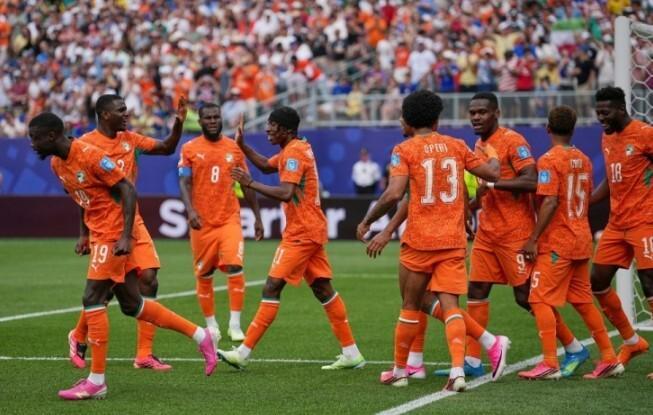 2-0、2-1！E组收官战上演大戏：厄瓜多尔掀翻德国，三队联袂晋级